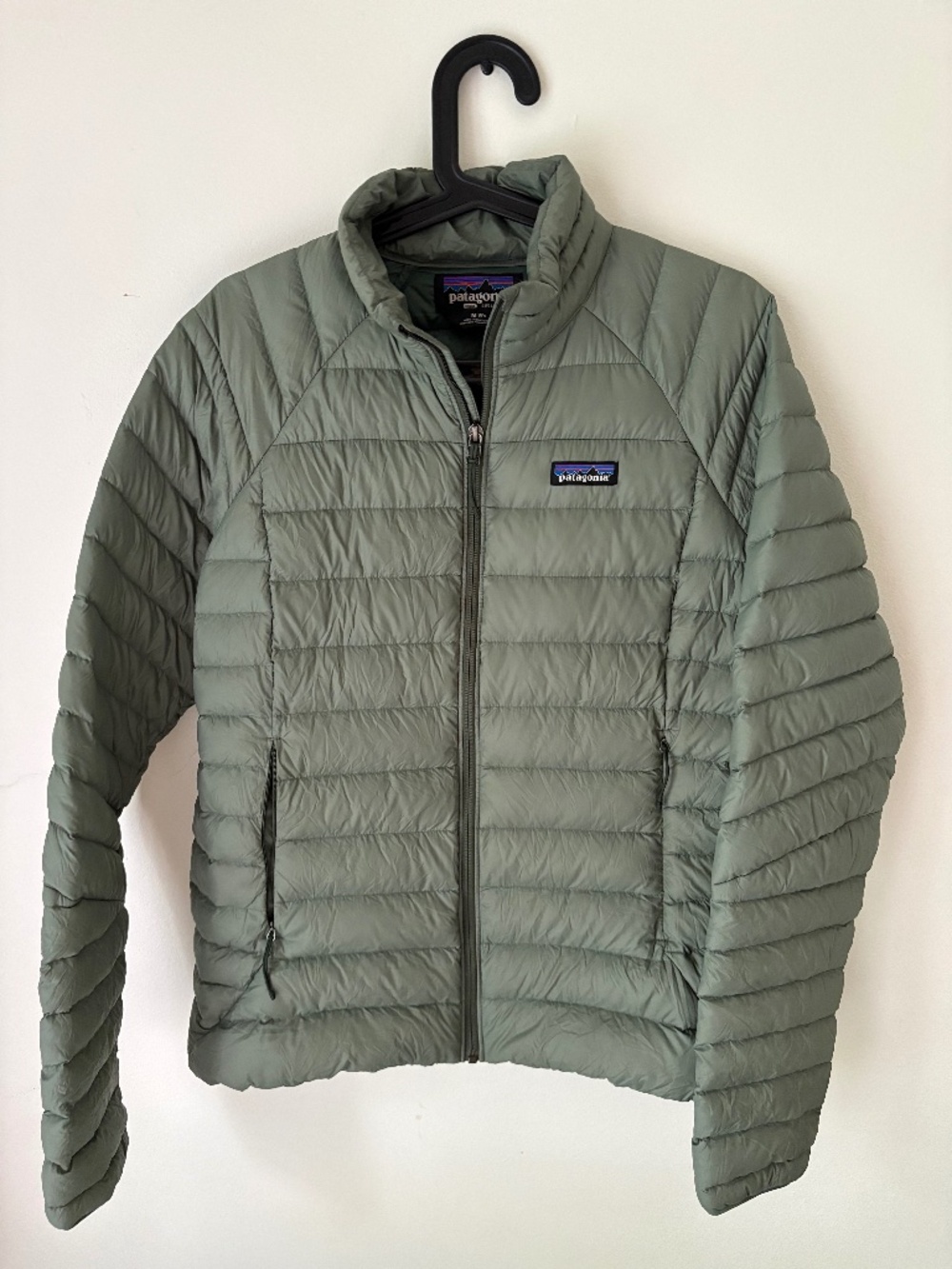Patagonia Women’s Down Sweater (Puffer Jacket) Size M